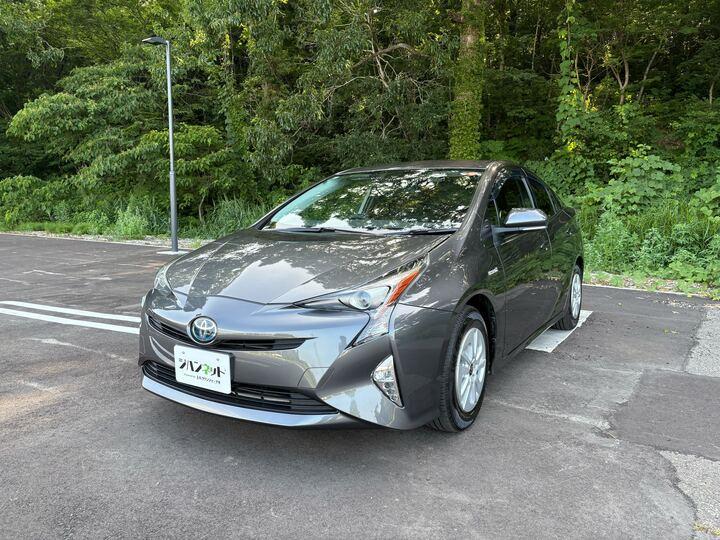 トヨタ ﾌﾟﾘｳｽ S 50系 長く乗るならプリウス。30万km超の走行実績も多数。