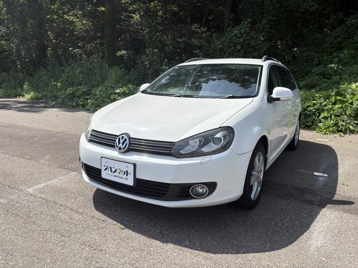 フォルクスワーゲン ｺﾞﾙﾌｳﾞｧﾘｱﾝﾄTSIｺﾝﾌｫｰﾄﾗｲﾝ 2WD 上越の四季を優雅に駆ける. 上質走行と広々ラゲッジで毎日が特別に