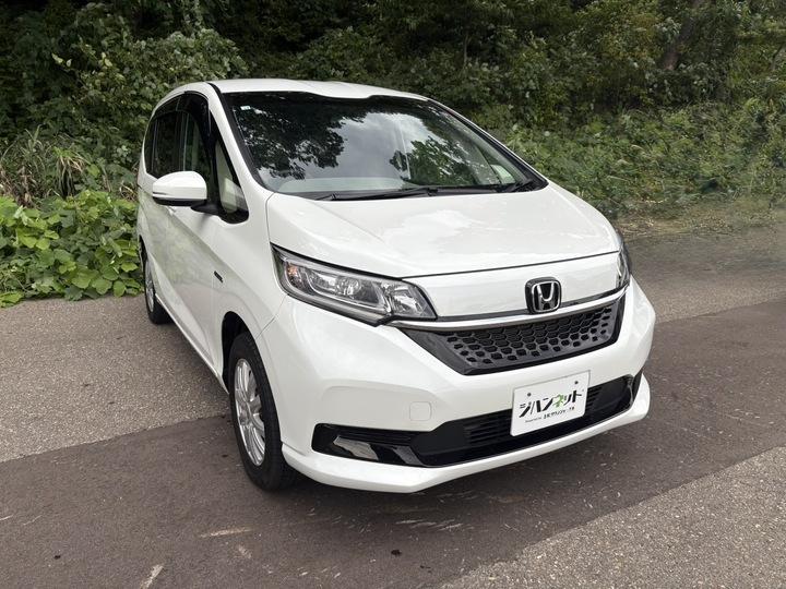 ホンダ ﾌﾘｰﾄﾞ+ ﾊｲﾌﾞﾘｯﾄﾞGﾎﾝﾀﾞｾﾝｼﾝｸﾞ 4WD 大人気のフリード＋ 4WD ハイブリッドが、外装研磨仕上げ＆法定整備込みでこの乗り出し価格！ オーナー様のお乗り換えに伴い、9月末までジハンネット限定掲載中です。  低燃費と安定した走行性能で、街乗りからアウトドアまで幅広く活躍。