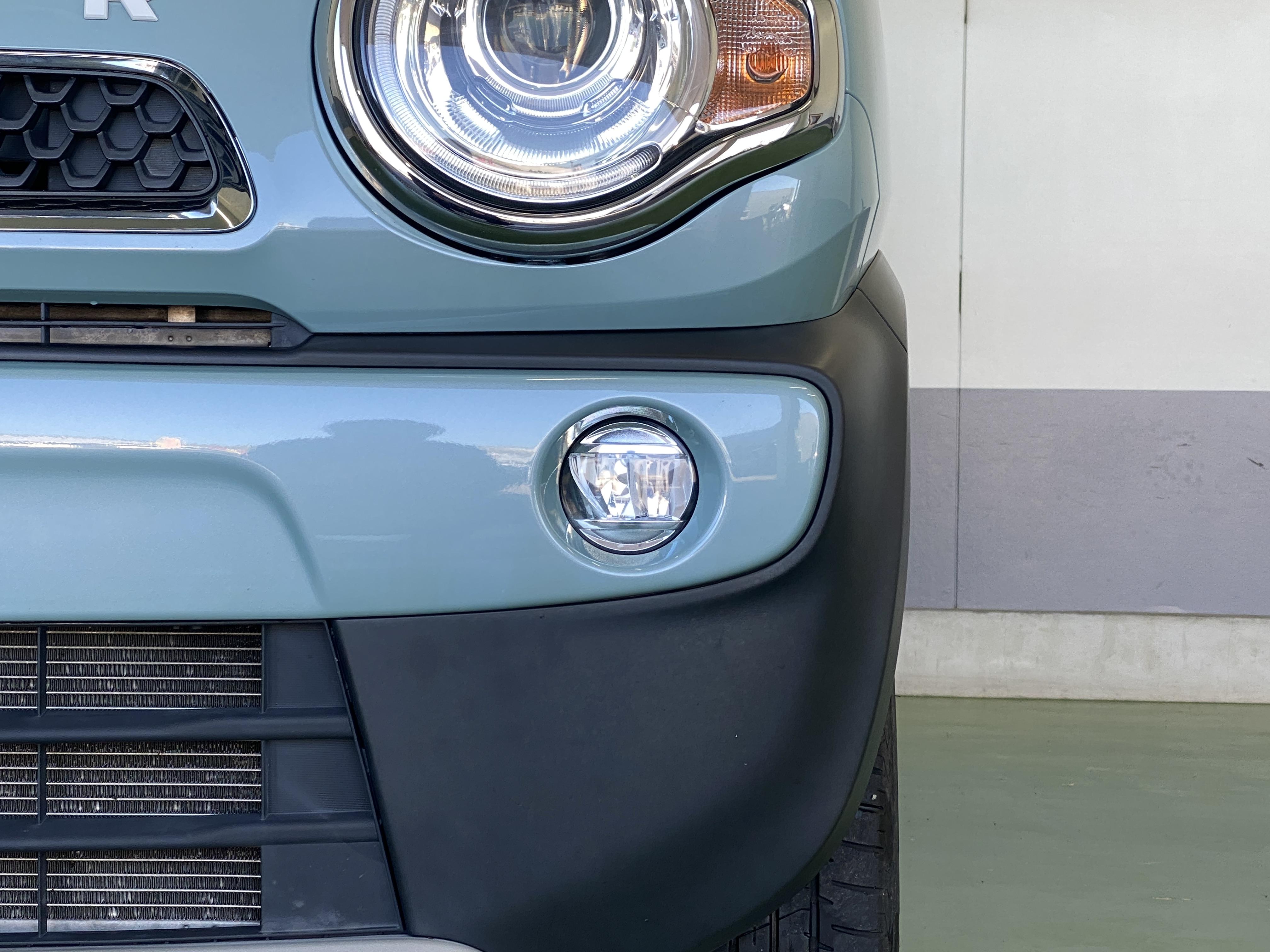 左側フォグランプ