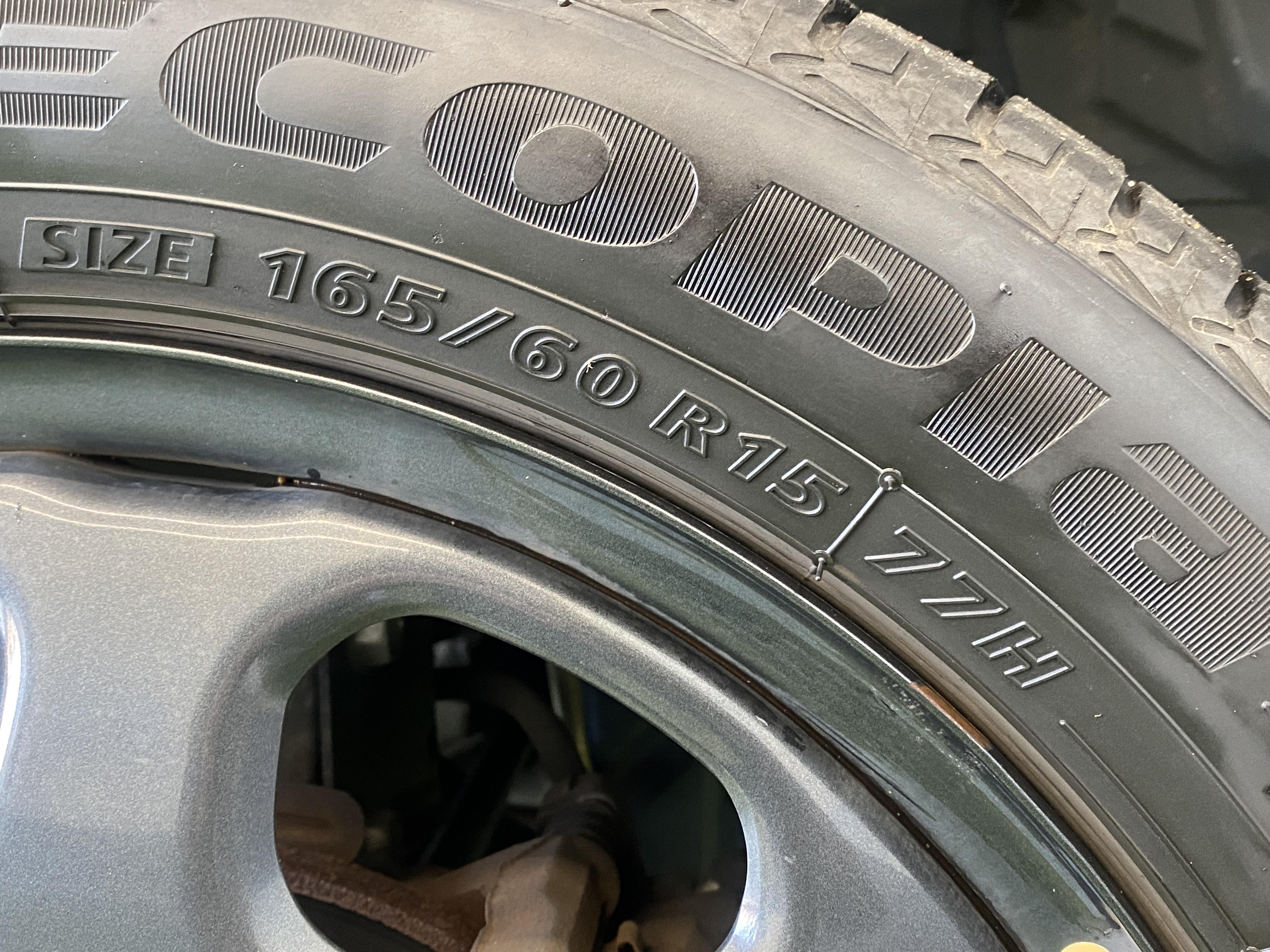 タイヤサイズ１６５／６０Ｒ１５